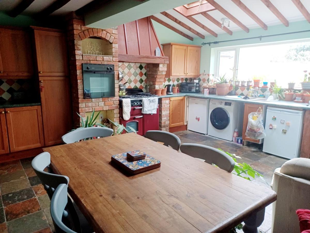 200M Aosb Cottage In Westbury Westbury  Buitenkant foto